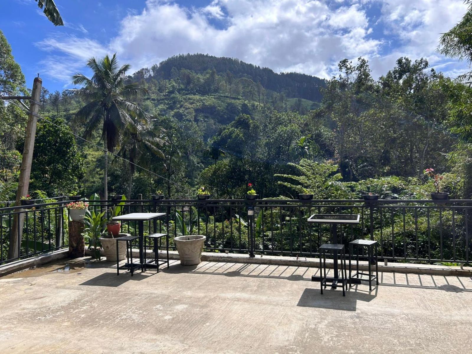 Ella Thenulya Hotel Exterior foto